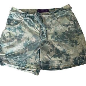 Gloria Vanderbilt Green Floral Camouflage Drawstring Shorts Size 10